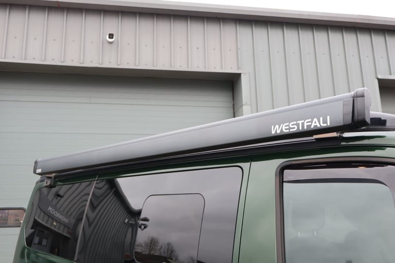 2022 Ford Transit Custom 2022 320 NUGGET Auto  ST styling 4 berth 185 BHP END KITCHEN FACTORY NUG...