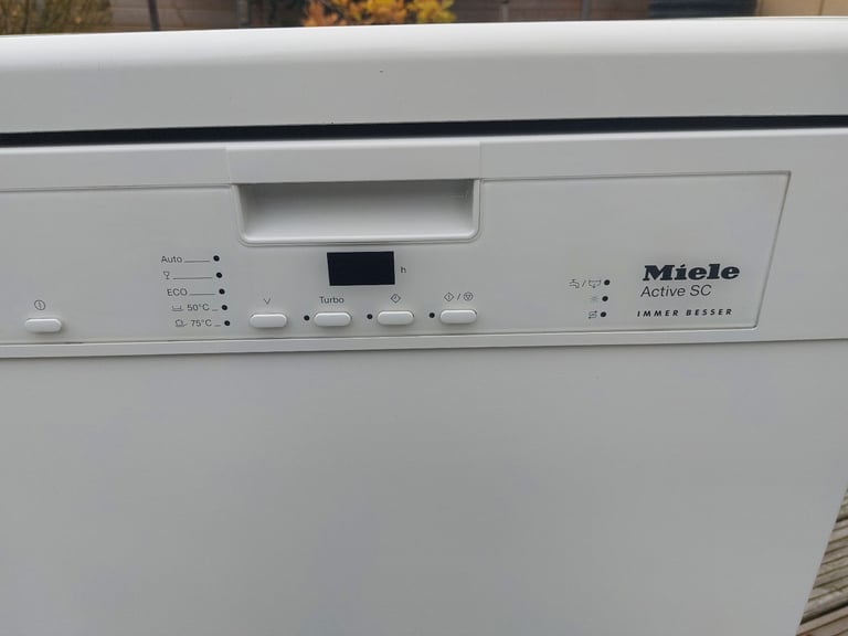 Miele dishwasher G4203 sc white full size