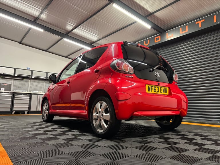 2013 Toyota AYGO 1.0 VVT-i Move with Style 5dr HATCHBACK Petrol Manual