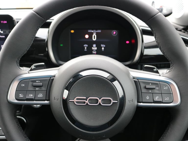 2025 Fiat 600 600 1.2 136hp Hybrid Edct-6 HATCHBACK Petrol/Electric Hybrid Automatic