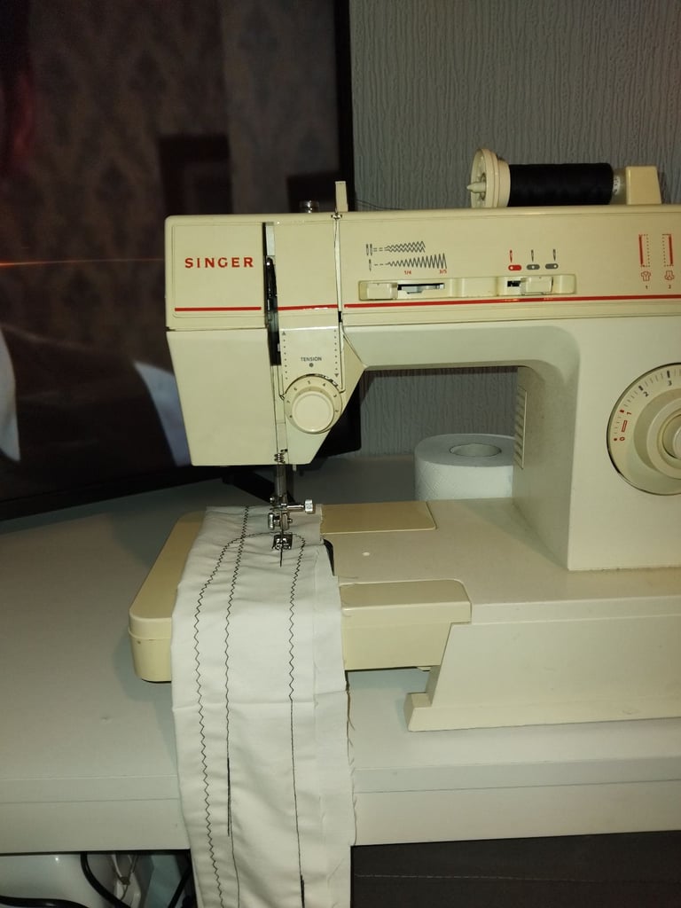 image for Singer  zigzag/straight  stitch sewing machine 