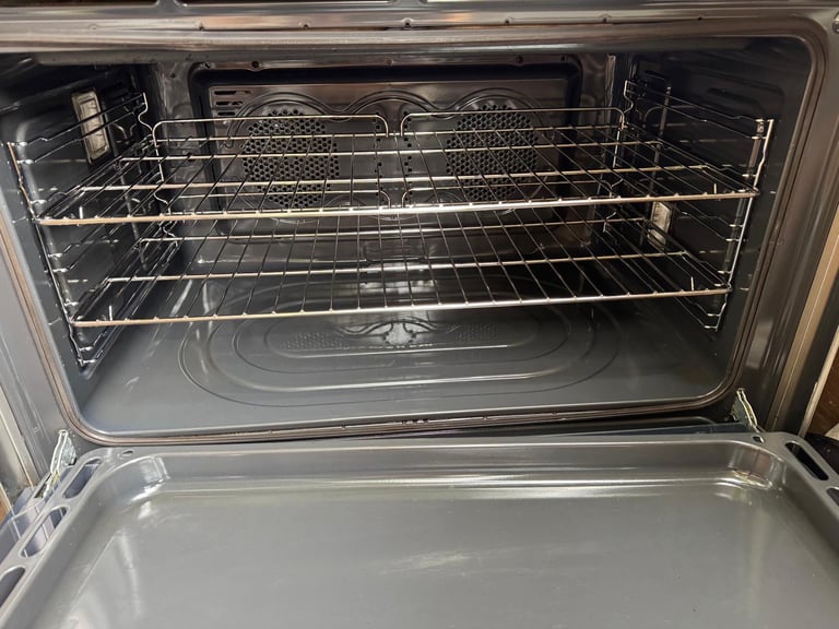 Smeg 90cm SUK91MFX9