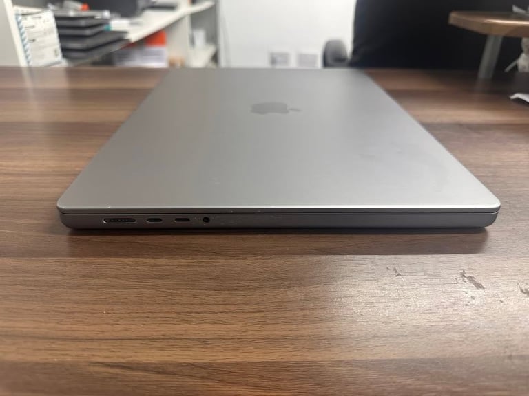 MacBook Pro 16” 2021 M1 Pro Chip | 16GB RAM | 512GB SSD | 16-Core GPU £650