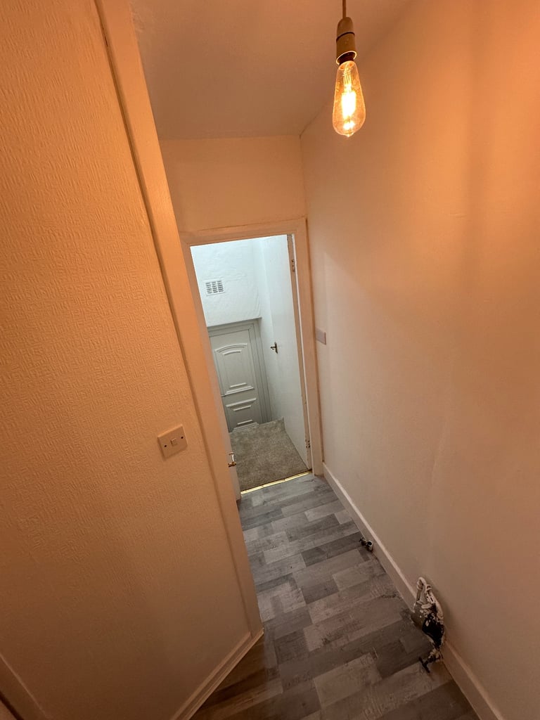 2 bedroom flat 