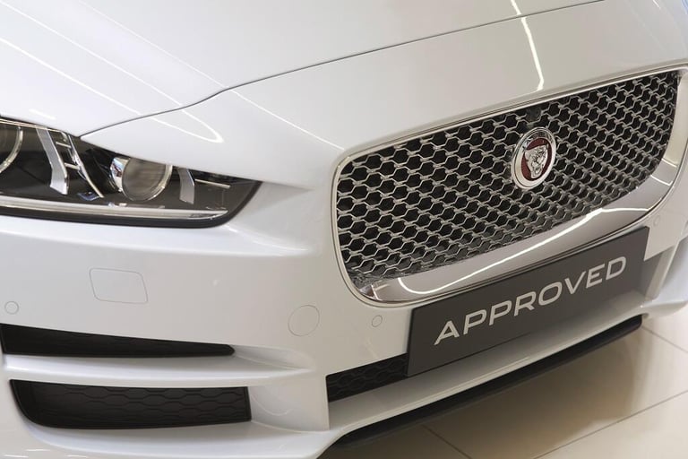 2024 Jaguar F-Pace 2.0 D200 R-Dynamic HSE Black 90th Anniv R-Dynamic HSE Black 90th Anniversar ES...