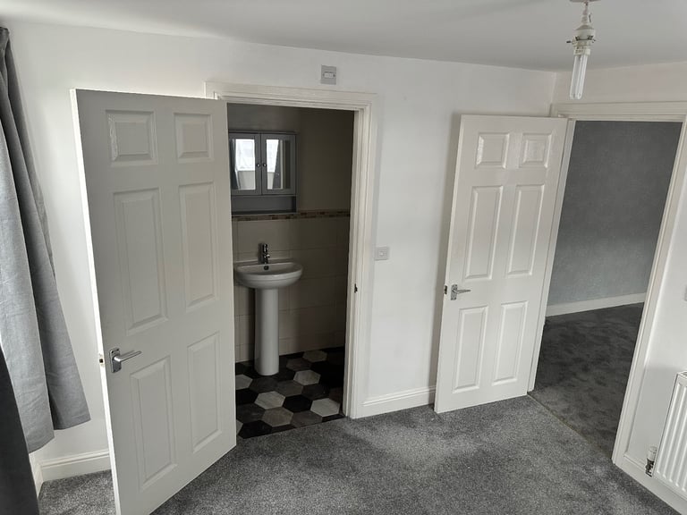 One bedroom mini flat ALL BILLS PAID FOR WHEATLEY 