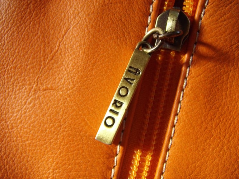 AVORIO ITALIAN LEATHER BAG ORANGE CROSSBODY NEW