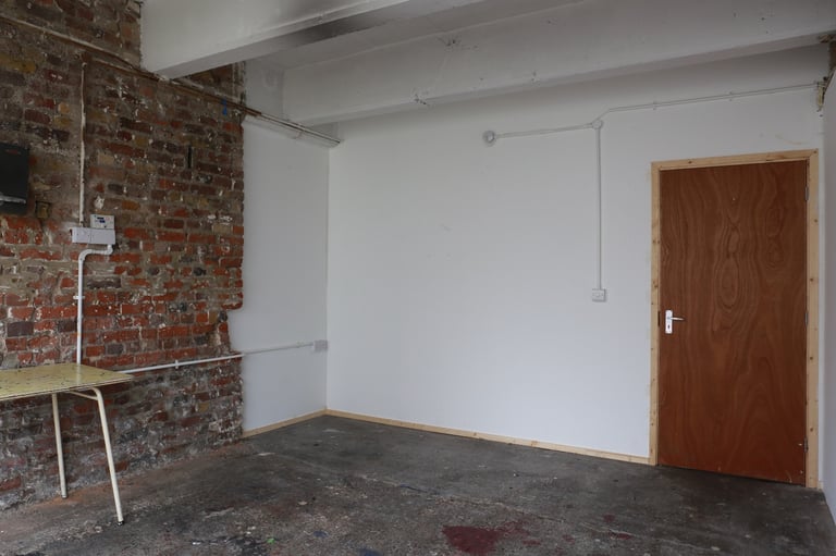 2 Art Studios workspace with big window for rent N15 / Haringey available now !