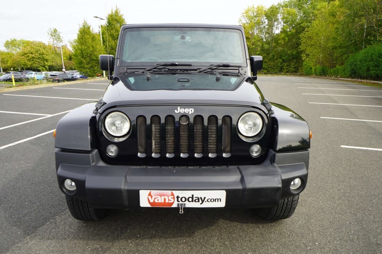 2015 Jeep Wrangler 2.8 CRD Overland 2dr Auto CONVERTIBLE DIESEL Automatic