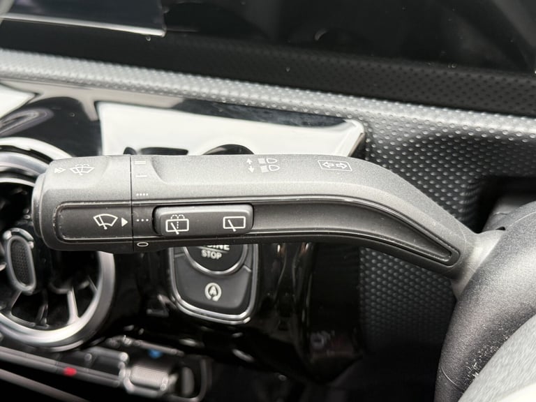 MERCEDES-BENZ A CLASS 1.5 A180d Sport 2019