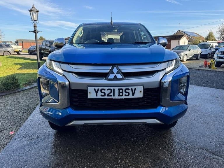 MITSUBISHI L200 2.2 DI-D DC Barbarian 4WD Euro 6 (s/s) 4dr Blue Manual Diesel 20