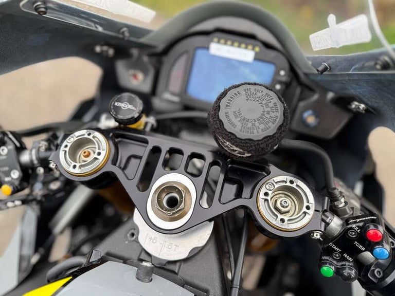  Kawasaki ZX-10RR NINJA Manual