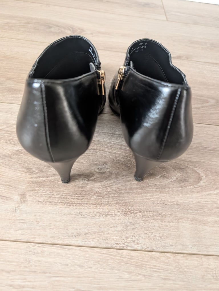 image for Ankle boots boots Sold