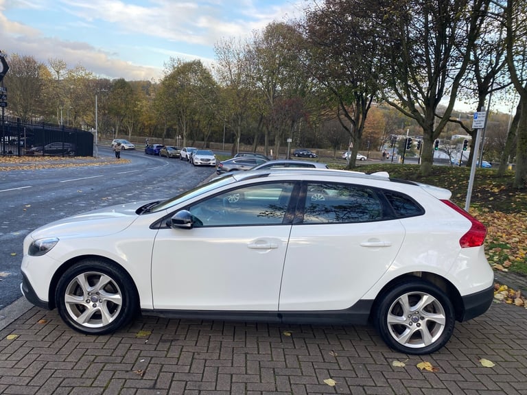2014 Volvo V40 D2 Cross Country Lux 5dr Powershift HATCHBACK Diesel Automatic