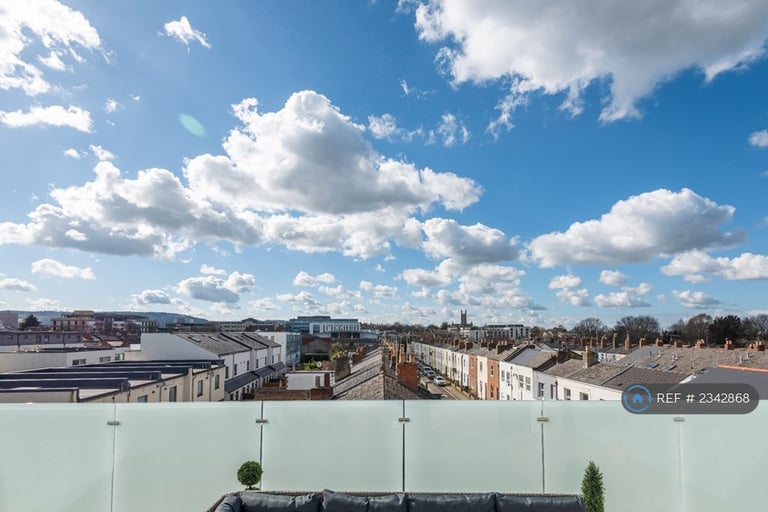 2 bedroom flat in High Street, Cheltenham, GL50 (2 bed) (#2342868)