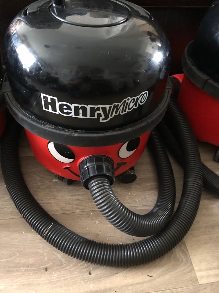3x Henry hoovers 