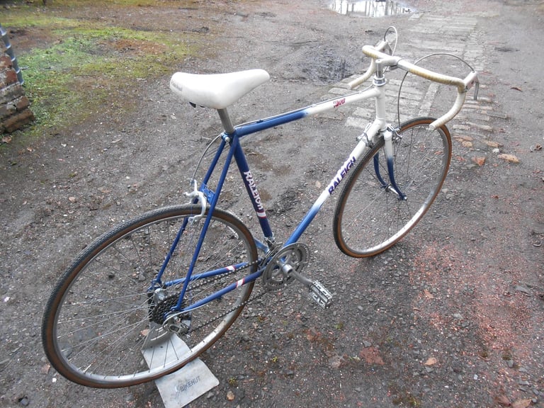 RALEIGH WINNER 10 SPEED ROAD RACING BIKE, RETRO RACER. 1980's.
