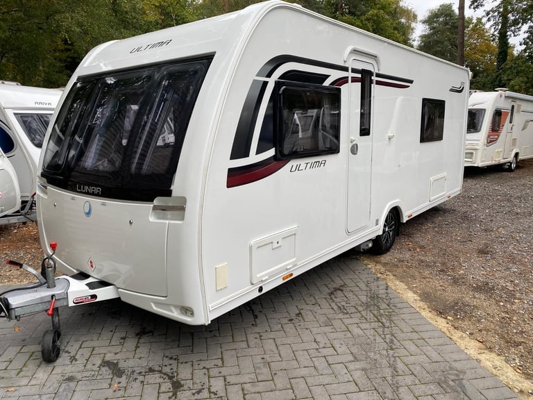 LUNAR ULTIMA 570 - 2016 - FIXED SINGLE BEDS - 4 BERTH - END WASHROOM - MOVER 