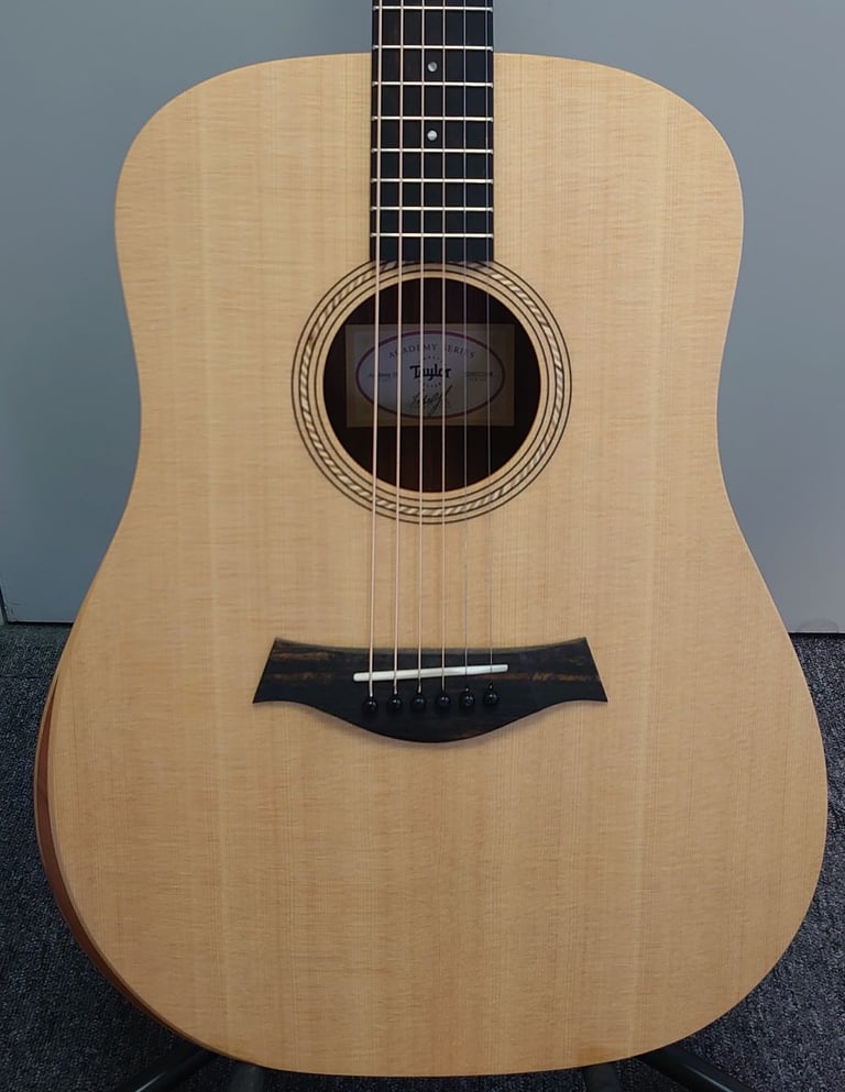 Taylor Academy 10 | Acoustic Guitar | Case