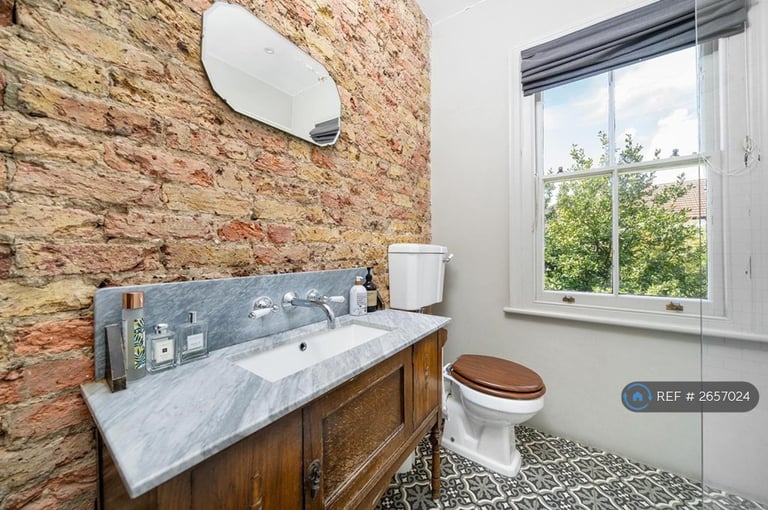 4 bedroom house in Arragon Gardens, London, SW16 (4 bed) (#2657024)