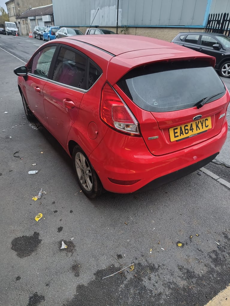 Ford fiesta breaking 