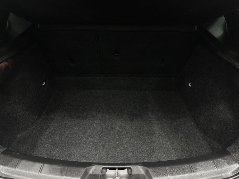 2017 Volvo V40 2.0 D2 R-Design Nav Plus Auto Euro 6 (s/s) 5dr HATCHBACK Diesel Automatic