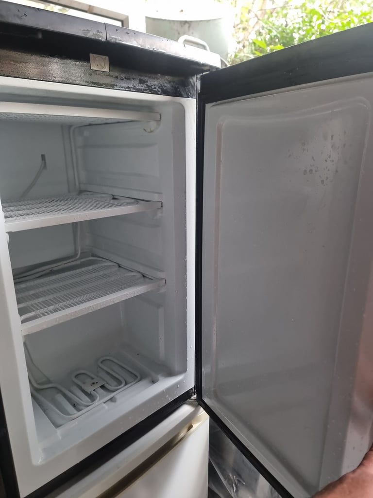Under counter freezer black