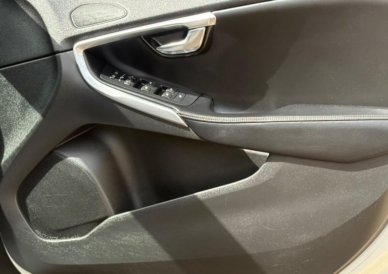 2015 Volvo V40 1.6 D2 R-Design Powershift Euro 5 (s/s) 5dr Diesel