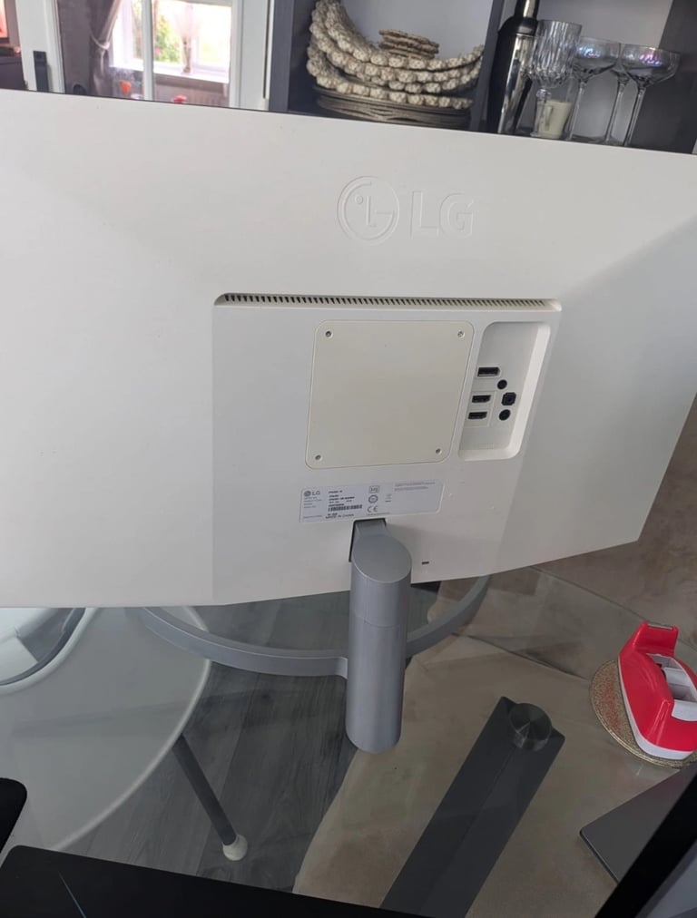 LG 27INCH 4K Ultrafine MONITOR 3840X2160