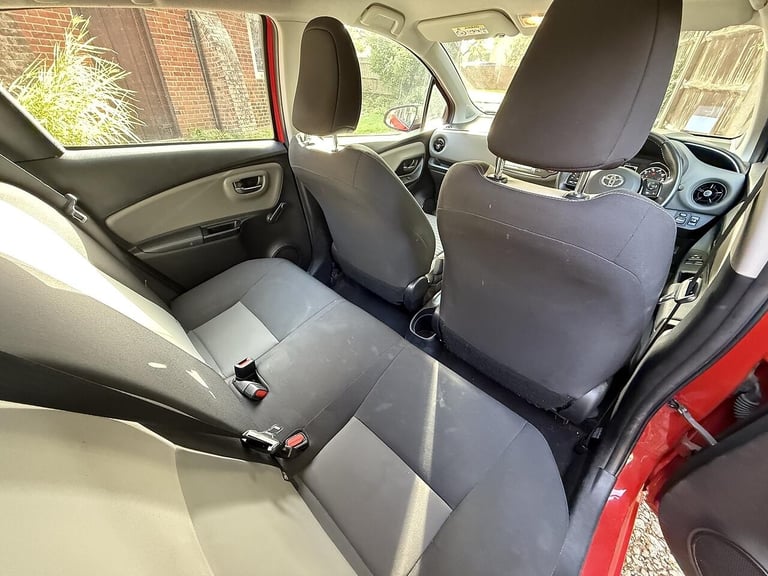 2019 Toyota Yaris 1.5 VVT-i Icon Tech Euro 6 5dr HATCHBACK Petrol Manual
