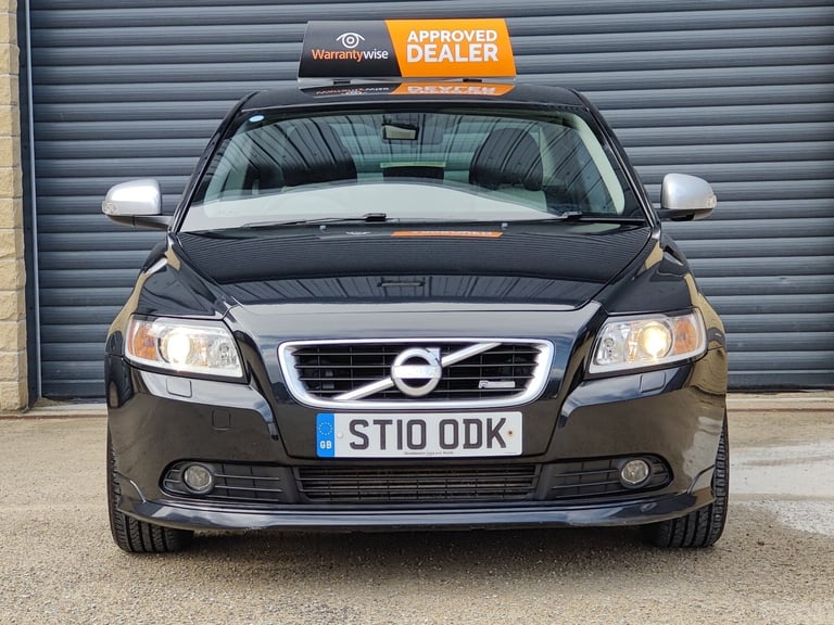 VOLVO S40; 1.6 DIESEL; 115BHP; R DESIGN D2; 4 DR; MANUAL; BLACK; 62 MPG; £35 TAX