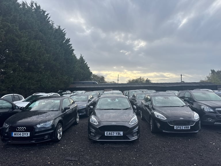 Yard to Rent in Romford