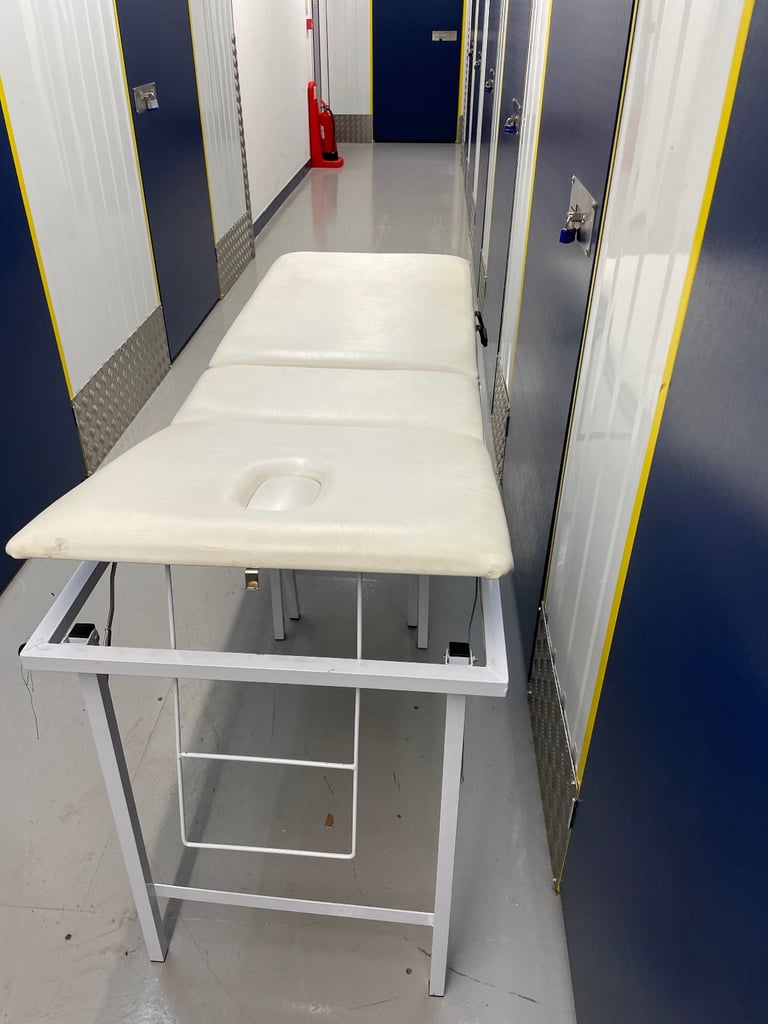 Beauty/massage beds