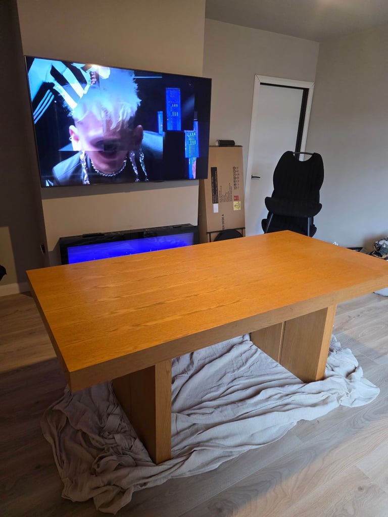 Oak Dining Table (180cmx90cm)