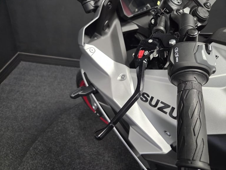 2025 25 Plate Suzuki GSX-8R 107 Miles EX-DEMO with extras