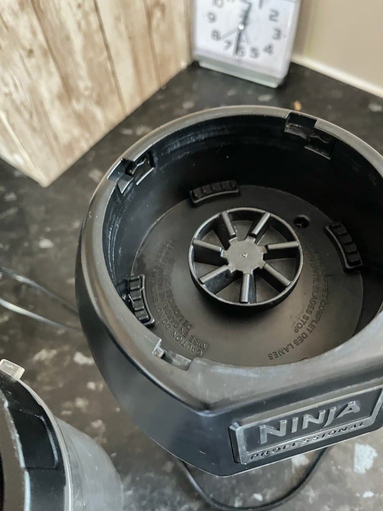 Nutri Ninja Pro Blender 900W Model BL450Uk