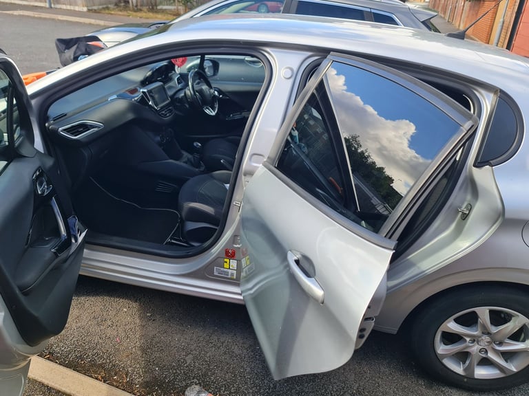 Peugeot, 208, Hatchback, 2015, Manual, 999 (cc),5 doors - Image 8