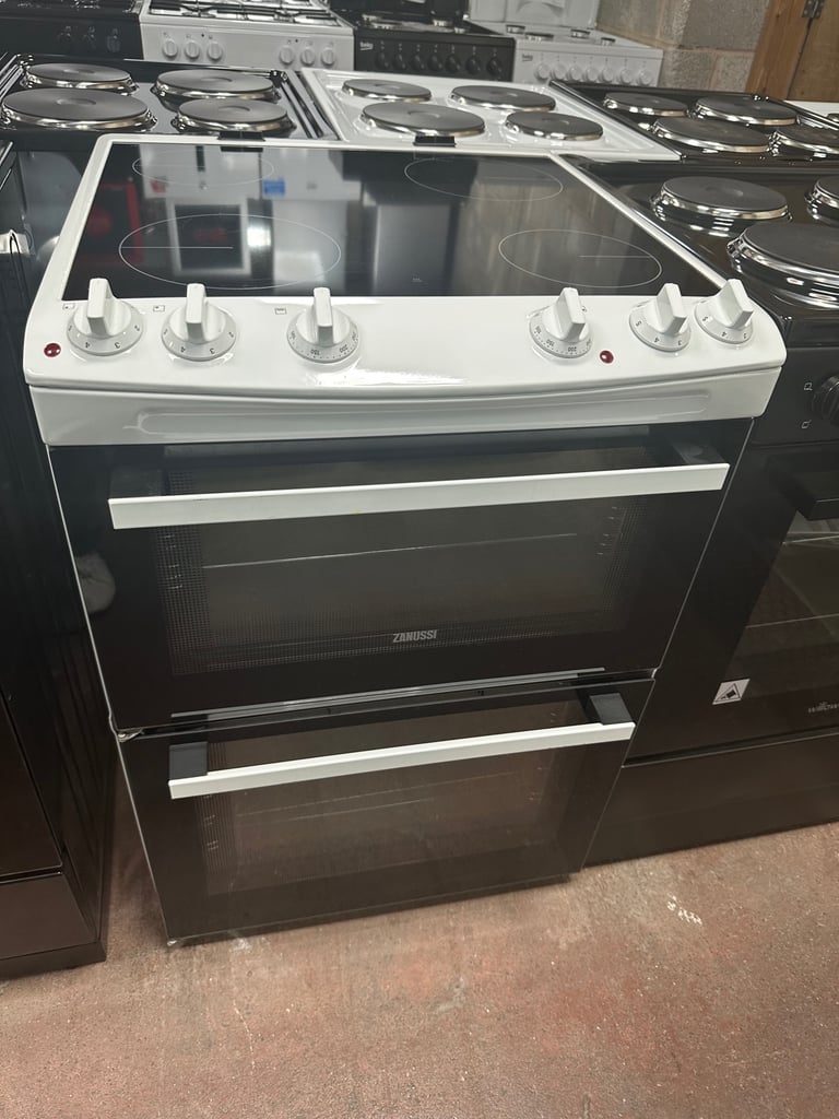 image for 60CM WHITE ZANUSSI ELECTRIC COOKER 