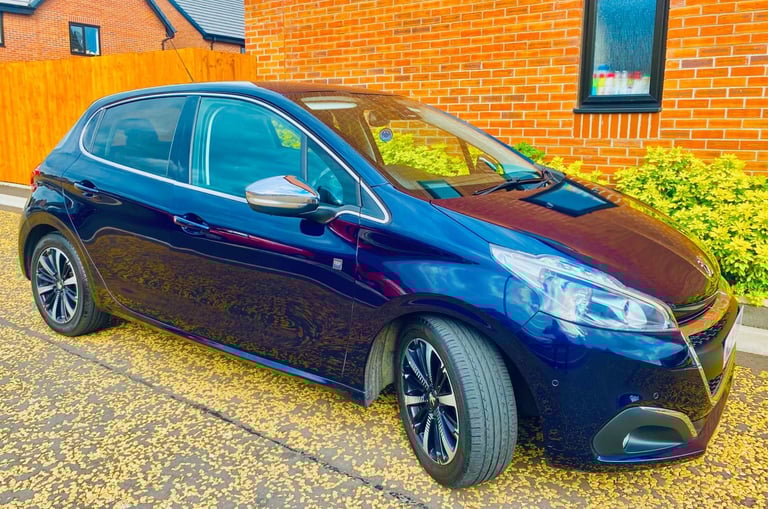 image for Peugeot, 208, Hatchback, 2018, Manual, 1499 (cc), 5 doors