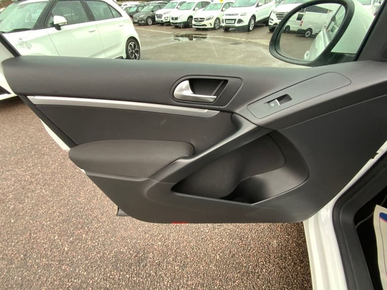 2015 Volkswagen Tiguan 2.0 TDI BlueMotion Tech Match Edition SUV 5dr Diesel DSG 4WD Euro 6 (s/s) ...