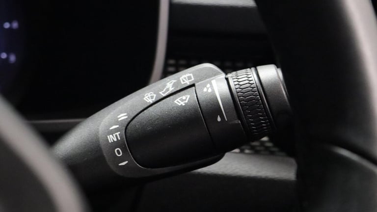 2025 Volvo XC40 B4 (P) Ultra Black Edition (Sunroof, Harman Kardon, 360 Camera) ESTATE Petrol/Ele...