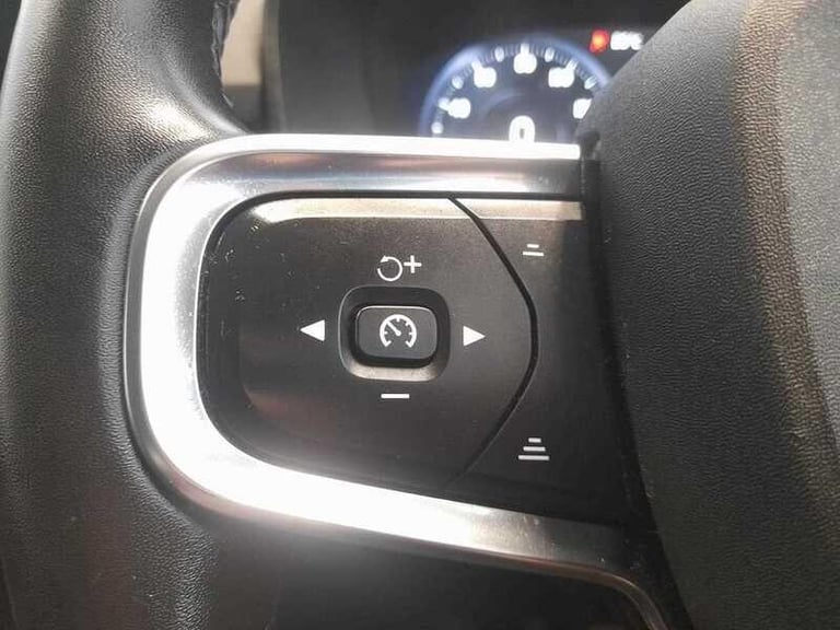 2022 Volvo XC40 1.5h T5 Twin Engine Recharge 10.7kWh Inscription Pro SUV 5dr ESTATE Petrol/Electr...