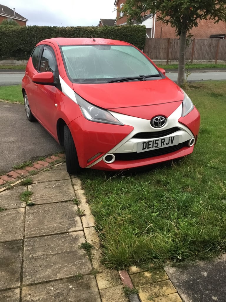 Toyota, AYGO, Hatchback, 2015, Manual, 998 (cc), 5 doors