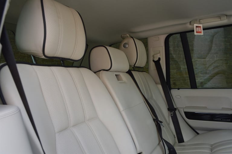 2012 Land Rover Range Rover 4.4 TDV8 Westminster 4dr Auto ESTATE DIESEL Automatic