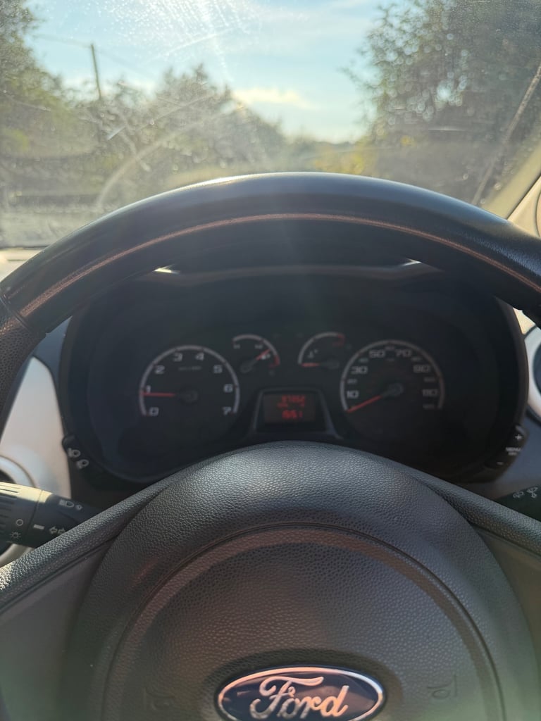 Ford, KA, Hatchback, 2011, Manual, 1242 (cc), 3 doors