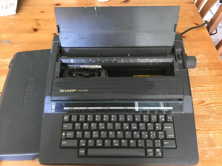 SHARP PA-3000 Vintage electric typewriter 