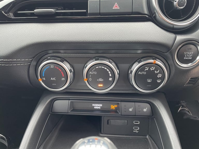 2025 Mazda MX-5 2.0 SKYACTIV-G Exclusive-Line Roadster 2dr Petrol Manual Euro 6 (s/s) (184  CONVE...