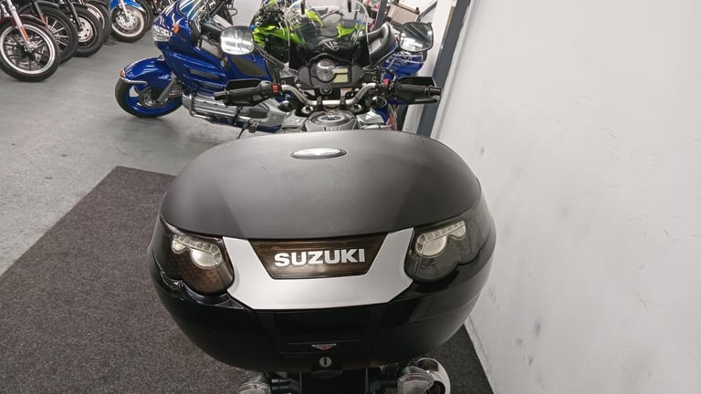 SUZUKI DL1000 ** 12 MONTH MOT - DELKEVIC EXHAUST - CRASH BARS ** 