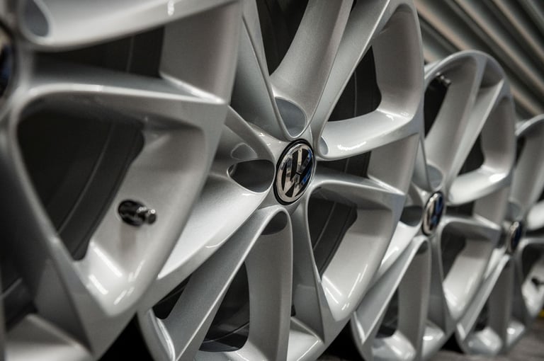 *Refurbished* Genuine 17" VW Passat CC Alloy Wheels 5x112 Golf/Scirocco/Caddy *P/X*