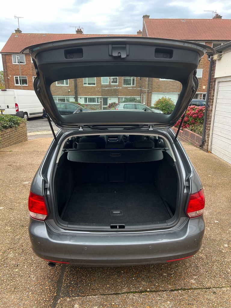 Volkswagen, GOLF, Estate, 2012, Semi-Auto, 1598 (cc), 5 doors